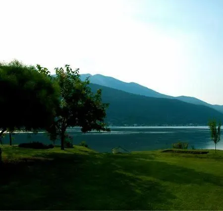 Gasthof The Garden's Vlikhón