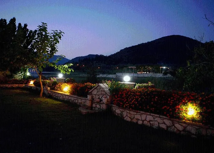 Guest house The Garden's 3*